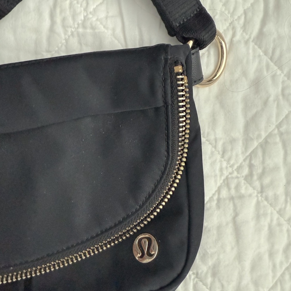 lululemon athletica Black Crossbody Bag - Picture 2 of 16